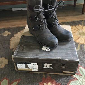 NIB Sorel Joan of Arctic Boots size 7.5